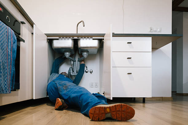 Professional Leak Detection technician working in Portsmouth, RI